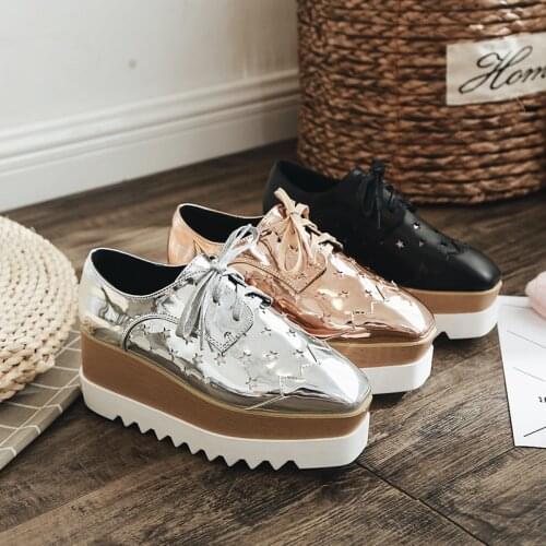 Classic Spring Womens Flat Platform Shoes Fashion Womens Flats Female Square Toe British Style Patent Leather OULYYYOGO