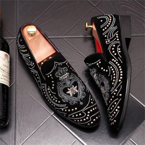 Embroidery Flats Mens Casual Shoes Slip-on Lazy Designer dress shoes Loafers Sapato Social Masculino