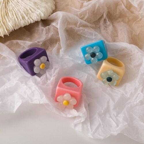 2021 New Korean Vintage Aesthetic Colorful Acrylic Flower Plastic Ring Geometry Simple Rings For Women Girls Jewelry Gifts