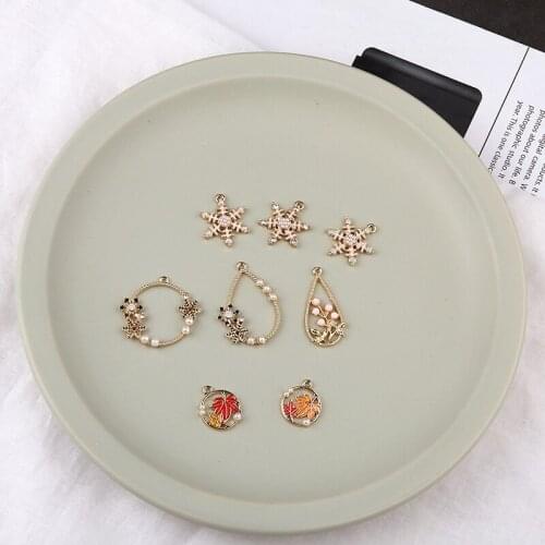 6pcs Fashion Pearl Pendant Drop Snowflake Maple Leaf Earrings for Women Necklace Bracelet Material DIY Jewelry Accessories