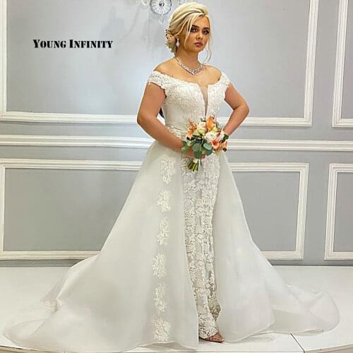 Luxury 2020 Scallop Off Shoulder Long Lace Wedding Dresses with Detachable Train Elegant Beaded Applique Bridal Gown Full Pearls