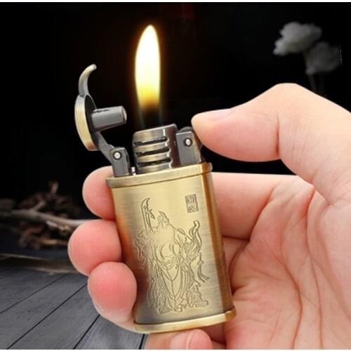 Grinding Wheel Lighter Red Flame Lighter Creative Metal Cigarette Lighter Retro Lighter Butane Gas Lighter