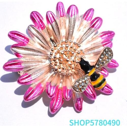 Fashion Jewelry Cute Bee Rhinestone Brooch Women Painted Breast Pin Flower Brooch Pink Color Garments Lady Party Dress Accessory