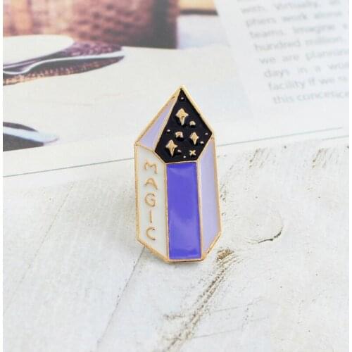 Irregular polygon cylinder The cone-shaped magic fashion personality brooch is suitable for gifts between friends as gifts