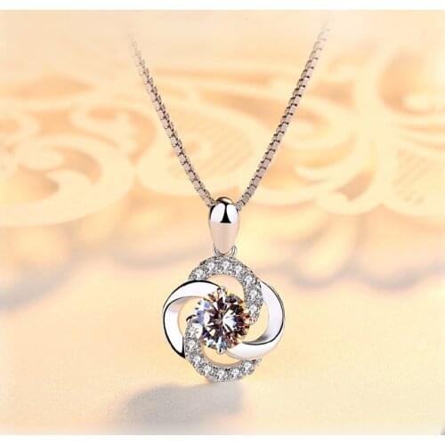Romantic Twisted Four Clover Flower Necklaces Shiny Crystal Paved Thin Elegant Box Chain Pendants Necklaces Jewelry For Women