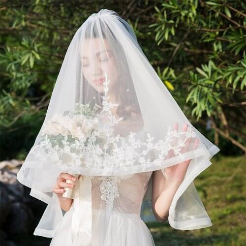 White Ivory 2 Layer Wedding Veils Appliques Short Bridal Veil With Comb 85cm Length Bride Veil