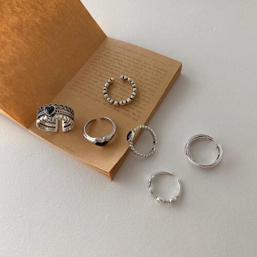 6 Designs Vintage Black Crystal Rhinestone Twisted Rings for Women Chic Silver Color Metal Adjustable Open Heart Charm Ring