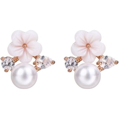 Bettyue New Fashion Cute Pearl Flower Shape With Cubic Zircon Elegant Stud Earring Chaming Gift For Women&Girl Adorable Dress-up