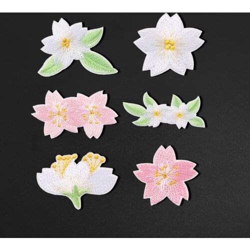 Beautiful flower Iron On Patches For DIY Clothing Patches Embroidered Badges Childrens clothing T-shirt Accessories Sticker