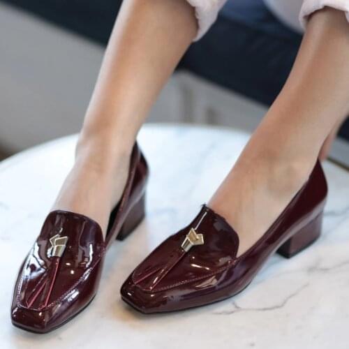 Mio Gusto Brand Angela Black, Skin, wine-Red Colors High Quality 3Cm Low Heel New Fashion Comfort Women 's Casual Shoes
