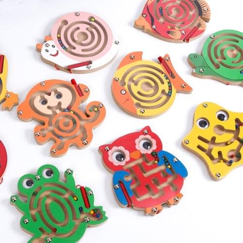 Wood magnetic pen childrens magnetic maze toy walk beads 2-6 yearold kindergarten gift puzzle early teaching toys