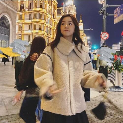 CheriZ lamb wool coat female winter short short small retro thick camel fur Korean fashion personality one coat