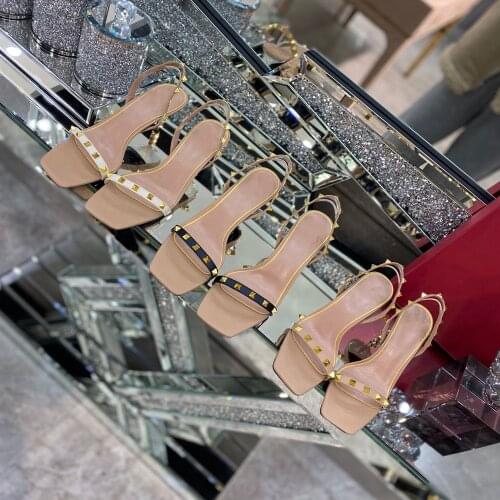 2021 New Fashion Womens Sandals Luxury Design Ladies Shoes Hot Sell Genuine Leather Shoes Metal Decorations Sandals Size 35-41