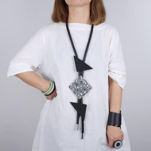 YD&YDBZ Stripe Print Metal Statement Necklaces Women Punk Big Square Pendant Necklace Strange Party Bar Jewelry Accessories Gift