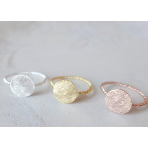 Fashion round cakes ring, wire drawing surface grain ring.Wholesale