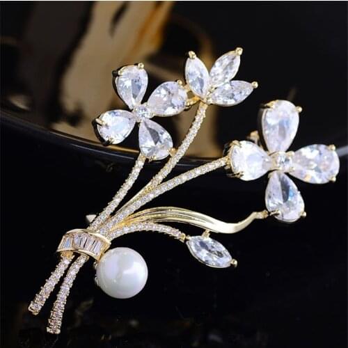 Luxuy Zircon Flower Brooches for Women White Crystal Pearl Blossom Pin and Brooch Female Wedding Jewelry Fashion Christmas Gift