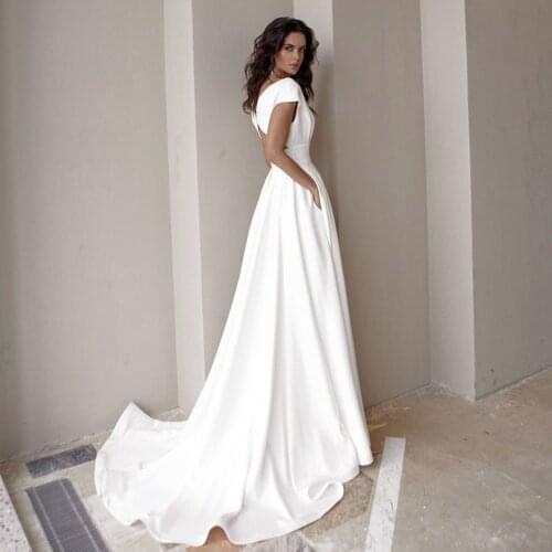 V-Neck Wedding Dress 2021 Fashion Short Sleeve Sweep Train Slit A Line Bridal Gown with Pockets