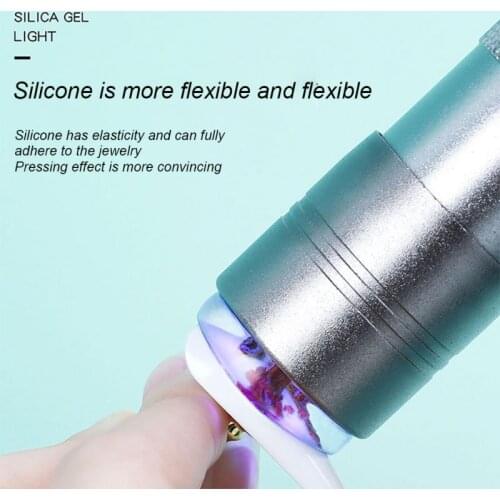 1 Pcs Nail Polish Dryer Mini Flashlight LED UV Gel Quick-drying Nail Polish Curing Lamp Portable One-handed Phototherapy Lamp