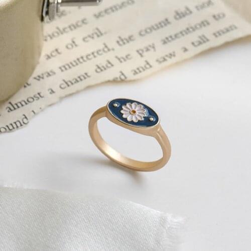 Vintage Chic Little Daisy Rings For Women Sweet Bloom Flower Blue Color Ring Wedding Engagement Rings Female Jewelry Gift Retro