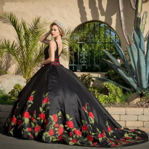 Mexican vestido de 15 años 2020 Black Quinceanera Dresses with Embroidery Sweet 16 Dress Puffy Skirt vestidos de xv años