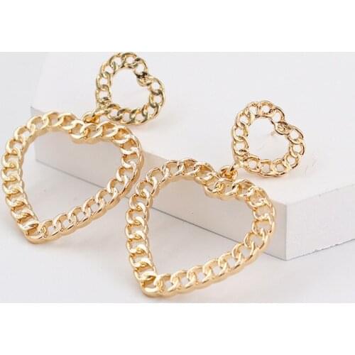 New Jewelry Metal Chain Hollow Love Earrings Simple Alloy Peach Heart Earrings Female Jewelry Gift