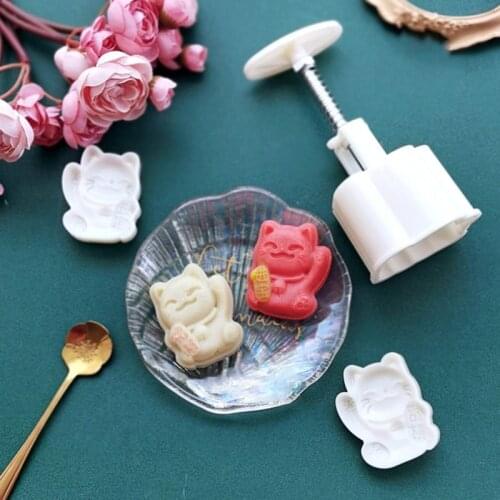 Mooncake Mold 50g Cookie Cutter with Cartoon Animal Stamps Hand Press Green Bean Pastry Mould DIY Bakeware