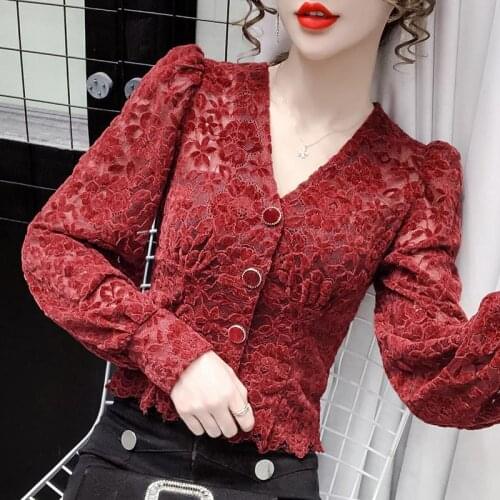 2021 spring and summer new v-neck all-match foreign style small shirt long-sleeved short top lace bottoming shirt women casual