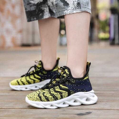 2020 New Summer Kids Shoes Breathable Mesh Boys Sports Shoes Fashion Children Sneakers Students Running Shoes Light Casual Shoes