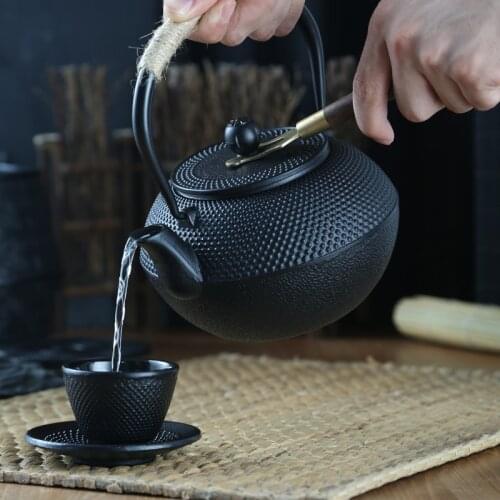 Japanese Iron Tea Pot with Stainless Steel Infuser Cast Iron Teapot Tea Kettle for Boiling Water Oolong Tea 300/600/1200ML