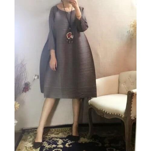 Miyake New Spring Loose Fold Organ Size Pleated Dress Lady a
