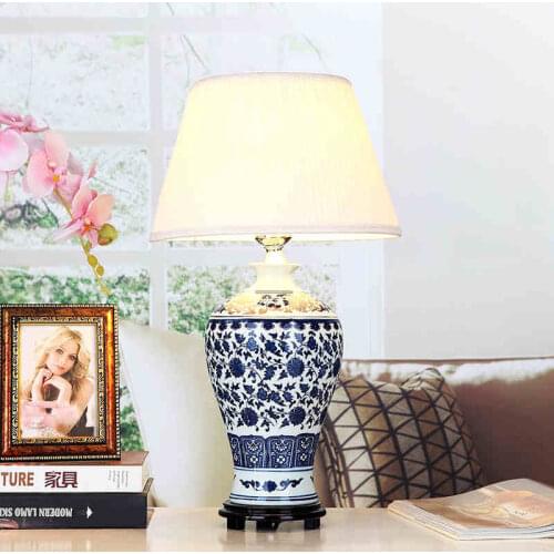 Jingdezhen Vintage style porcelain ceramic desk table lamps for bedside chinese Blue and White Porcelain table lamp bedroom
