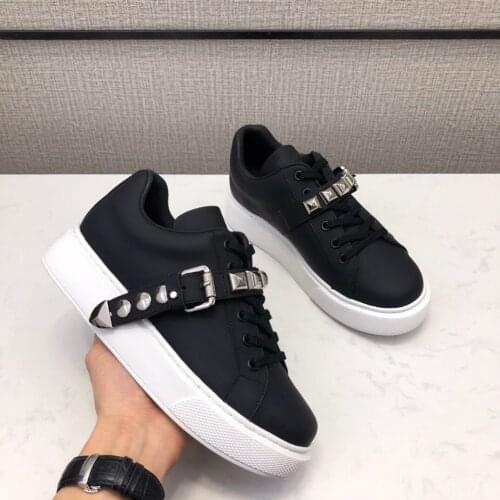 2021 Casual Flats Rivet Decor Genuine Leather Comfort Women Shoes Round Toe Flats Woman Lace-Up Shoes Woman Litter White Shoes