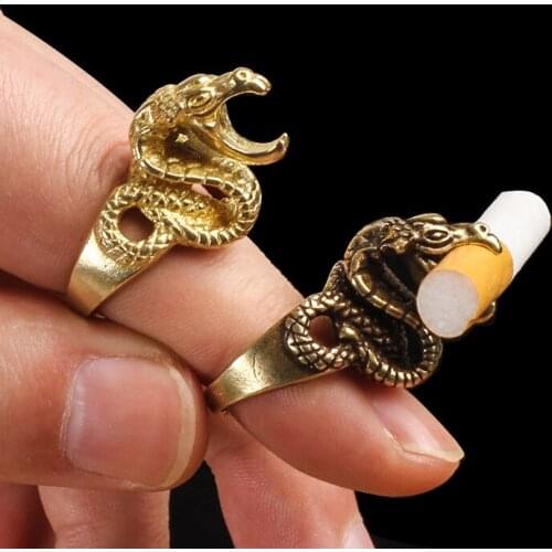 Creative Metal Medusa Snake Ring Cigarette Holder Clip Smoke Guitarist Equipment Hip hop Driving Playing Games Decoration Gift