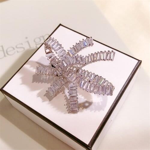 2020 Luxury White Rhinestone Irregular Brooches for Women Crystal Wedding Bridal Bouquet Flower Brooch Pin Engagement Jewelry