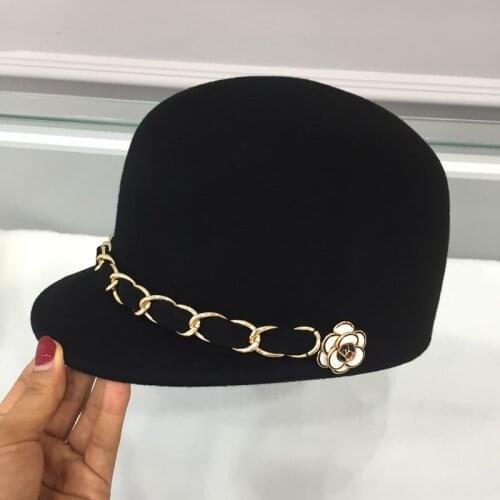 The spring and autumn period ins black wool womens cap with Chain and flowers womens visor