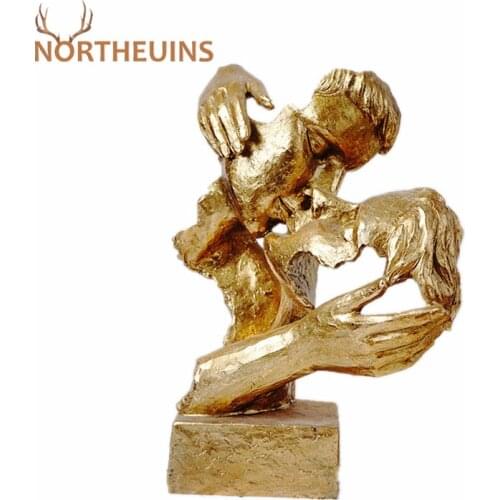 NORTHEUINS 27.8cm Resin Golden Kissing Couple Figurine For Interior Abstract Lover Statue Home Living Room Desk Decorative Decor