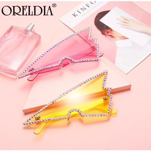 Fashion Rimless Triangle Rhinestone Sunglasses Ladies Retro Transparent Ocean Lens Glasses Men Pink Yellow Sunglasses UV400