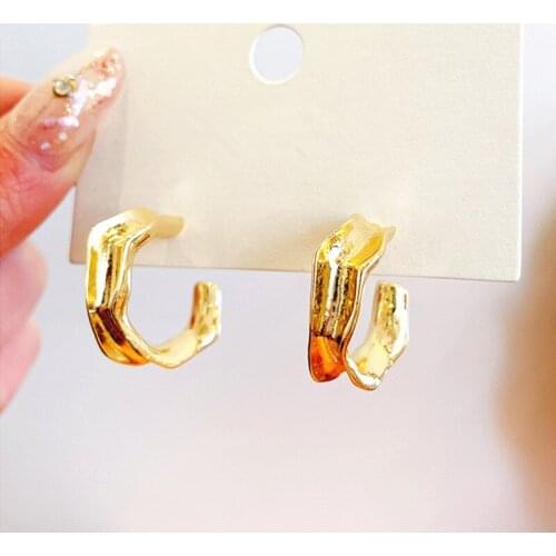 European and American Retro Irregular Metal Earrings for Women Hip Hop Gold Color Vintage C Shaped Stud Earrinngs Drop Dangler