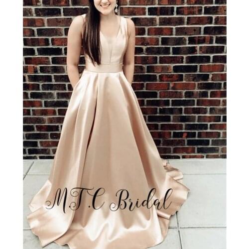 Backless Champagne Long Formal Evening Dress With Bows V Neck A Line Pockets Elegant Prom Gowns Cheap Wedding Party Dresses