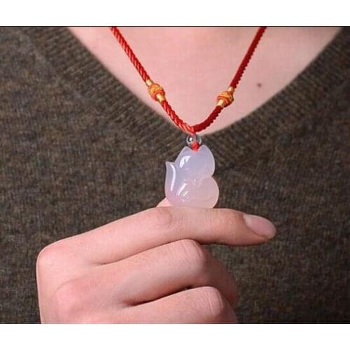 100% White red pink Natural green Agate Carved Cute Fox Amulet Lucky Pendant Necklace Fashion Blessing Lovers Jewelry