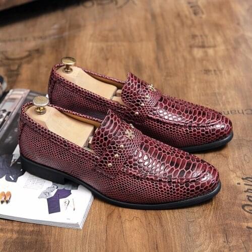 Men Fashion Slippers Casual Fashion Shoes Mens Sneakers Leather For Men Black Man Wear Formal Moccasins Brand Wedding Oxford