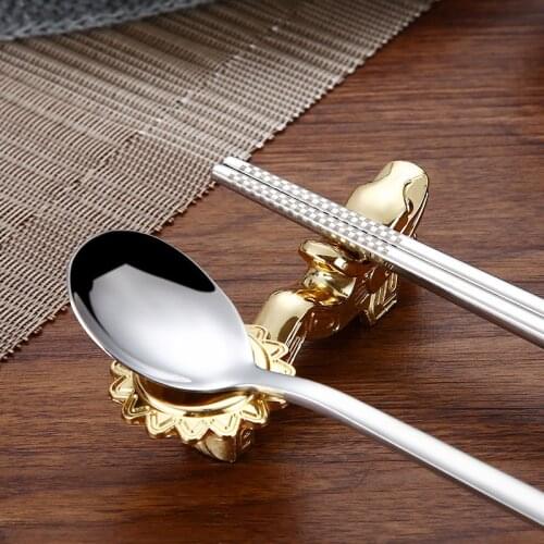 New Alloy Chinese Chopstick Rest Chopsticks Holder Spoon Stand Rack Dragon Shape Frame Art Craft Kitchen Tools