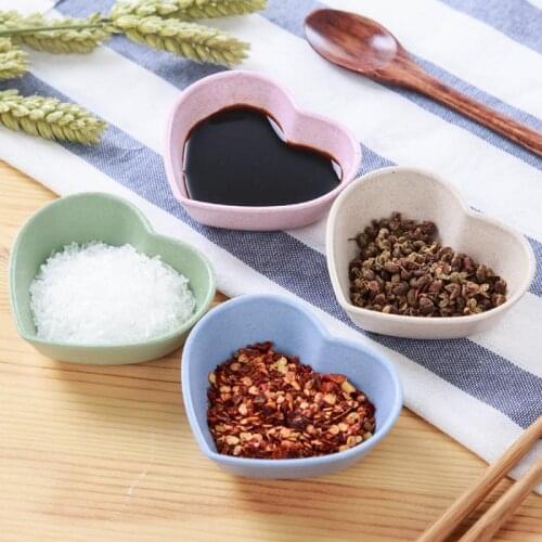 Mini Cute Love Heart Shape Wheat Straw Bowl Vinegar Seasoning Solid Soybean Dish Sauce Salt Snack Small Plate Kitchen Supplies