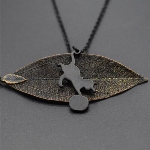 New Cute Cat Necklaces Trendy Cute Black Color Playing Ball Cat Pendant Necklaces Women Jewellery
