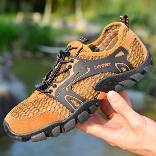 Summer Brown Hiking Climbing Aqua Shoes Men Mesh Beach Barefoot Upstream Shoes Outdoor Breathable Trekking Fishing Footwear Men