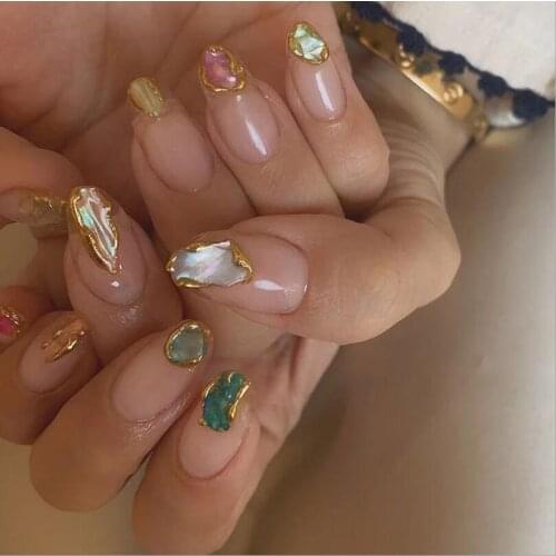 1 Box Nail Art Shell Sequins Ultra-Thin Gem Shell Piece Natural Irregular Slice Pearls Nail Art Decorations Accessories T1714