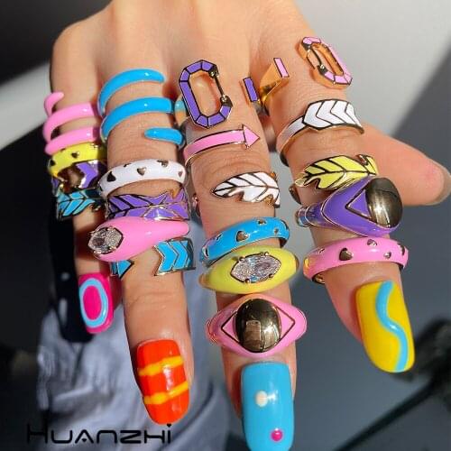 HUANZHI 2021 New Colorful Drip Oil Glaze Enamel Heart Rhinestone Arrow Oval Feather Metal Geometric Rings for Women Girl Jewelry