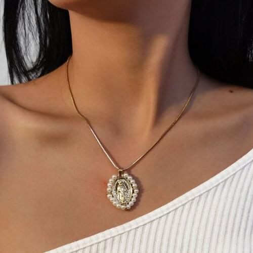 Vintage Temperament Imitation Pearl Goddess Pendant Necklace for Women Simple Chains Geometric Clavicle Necklaces Jewelry