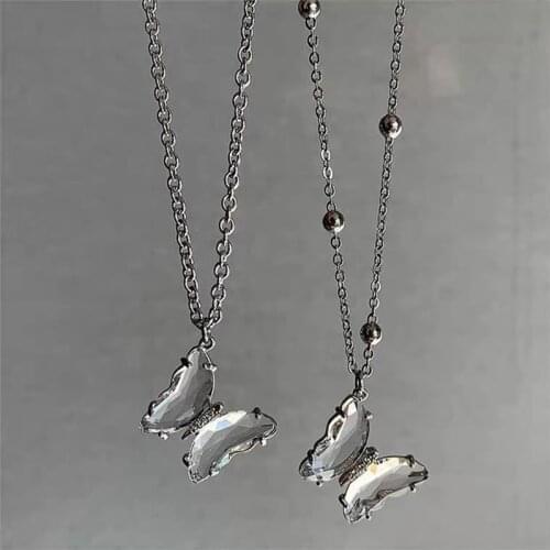Transparent Butterfly Pendant Necklaces for Women Vintage Imitation Pearl Clavicle Chain Necklace Female Metal Jewelry 90s Party