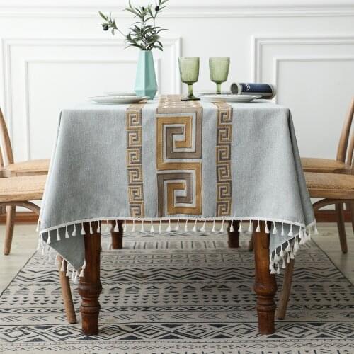 Veemi Linen Tablecloths On The Table
